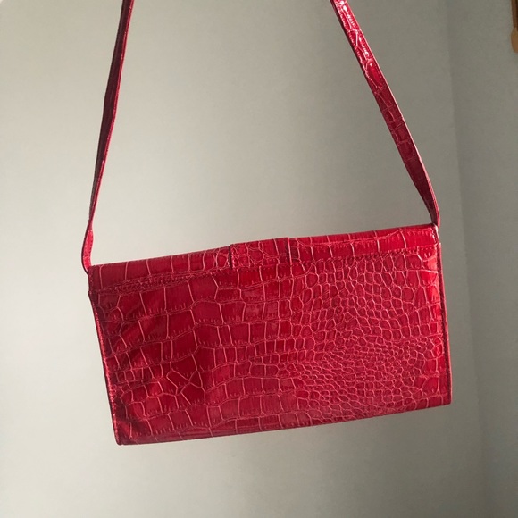 Hot pink/ redish small shoulder bag. - Picture 3 of 4